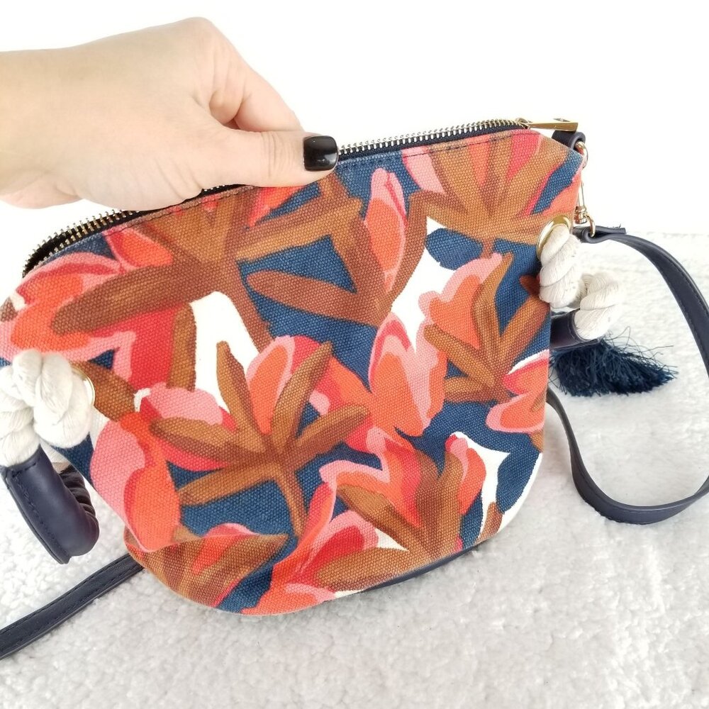 Who What Wear Floral Canvas Bucket Bag Navy Coral Rope Handle Crossbody Beachy